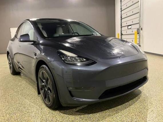 TESLA MODEL Y 2022 7SAYGDEE2NF418971 image